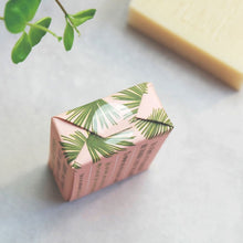 Load image into Gallery viewer, Lavender and Geranium 100% Natural Vegan Plastic-free Solid Shampoo