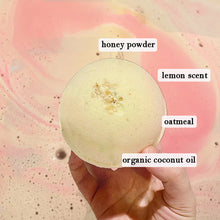 Load image into Gallery viewer, Honeybee Lemon Bath Bomb - 8oz-1
