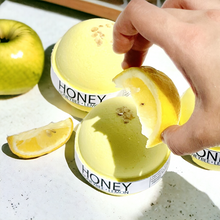 Load image into Gallery viewer, Honeybee Lemon Bath Bomb - 8oz-2
